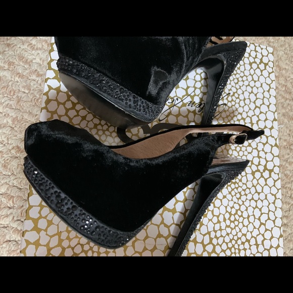 NIB ABS By Allen Schwartz Deandra Platform Pumps - Picture 4 of 8